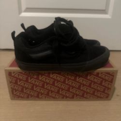 Size 7M/8.5W Vans Knu Skool