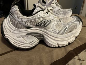 Balenciaga runners