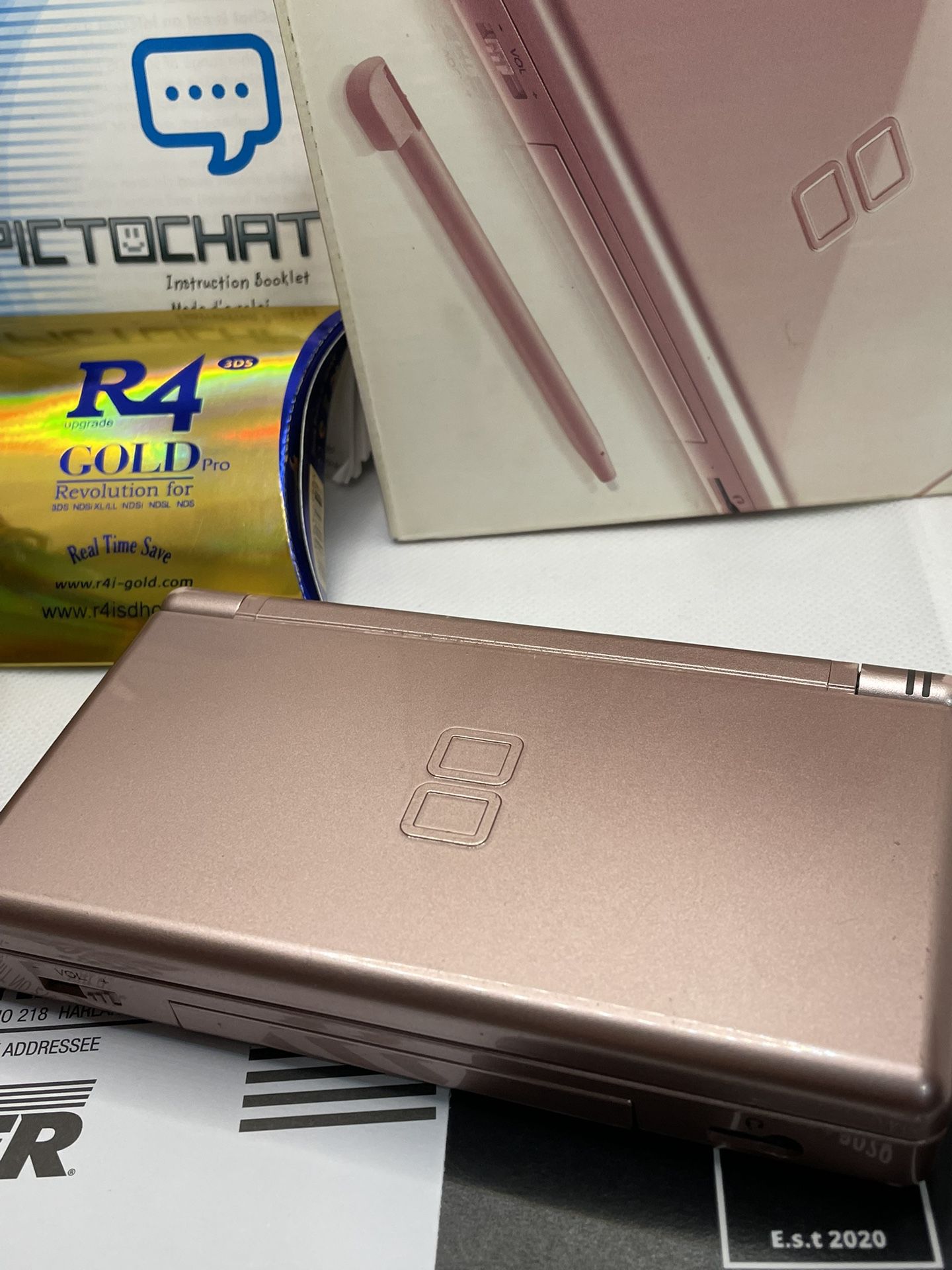Nintendo DSI XL with TWiLight Menu + R4 Gold Pro 18 for Sale in Phoenix, AZ  - OfferUp