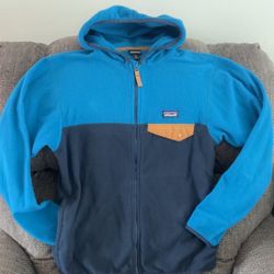 Patagonia unisex jackets size XL for boys or girls, for adults it makes a size S, I accept offers