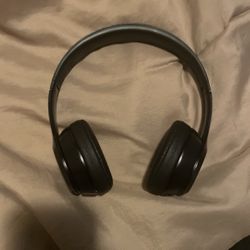 Beats Solo 3 Comes With Charger 