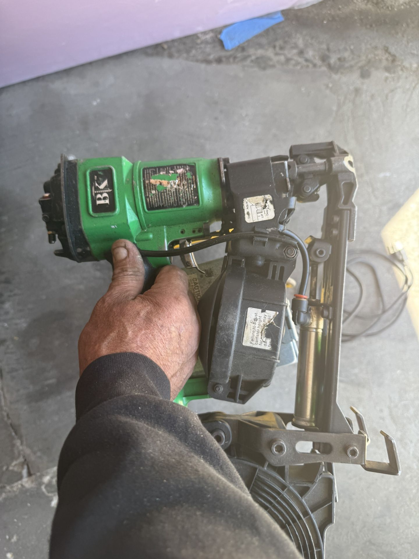 Use Normal Wear Bottom Cap Roof nailer good working condition
