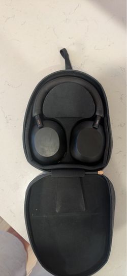 Sony XM5 - excellent condition