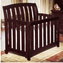 4 Piece Bedroom/Nursery Set