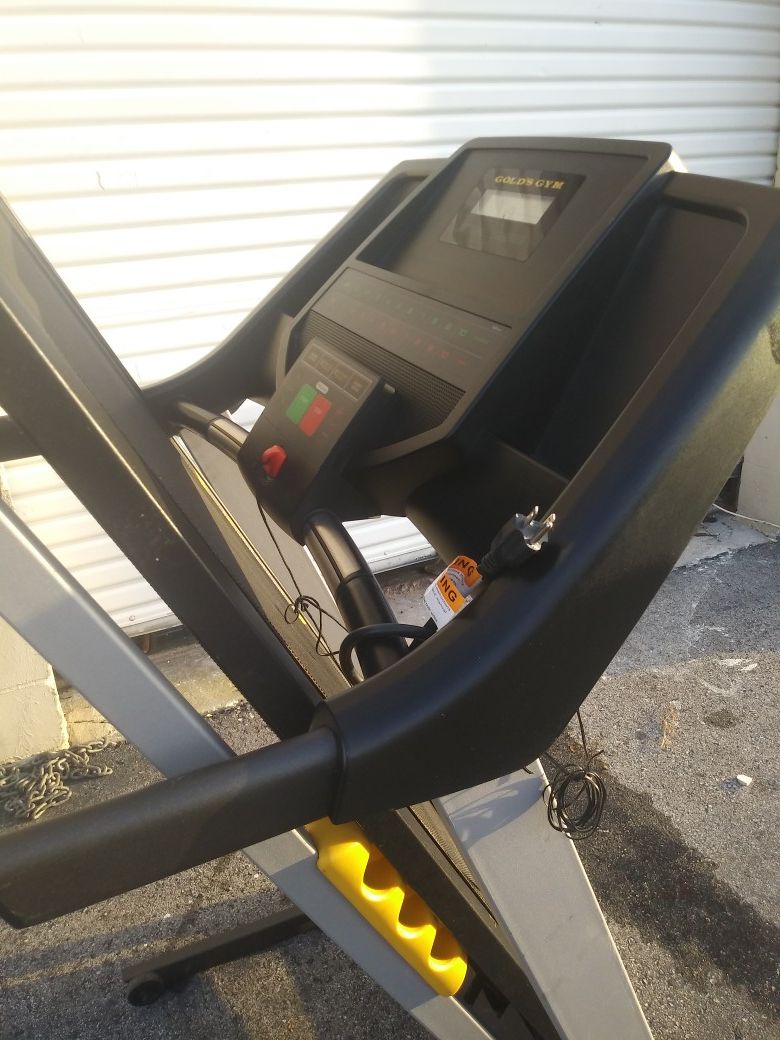 Golds 420 trainer treadmill