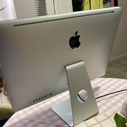 24inch iMac  Computer In Mint Condition