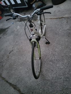 SCHWINN BIKE EXCELLENT CONDITION