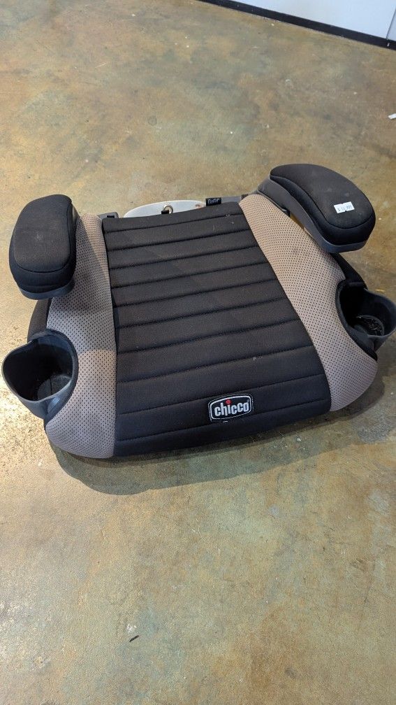 Chicco GoFit No Back Booster Car Seat Carseat