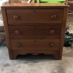 Antique 3-drawer Chest