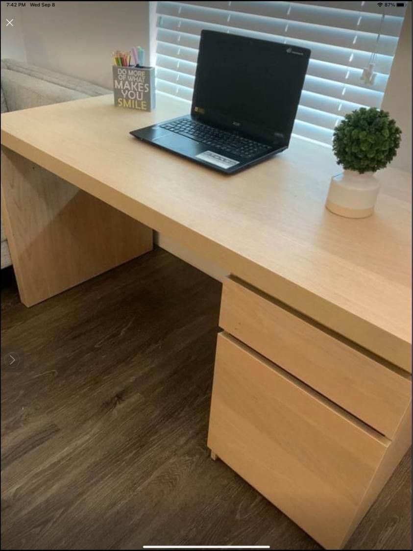EXCELLENT IKEA OFFICE COMPUTER DESK