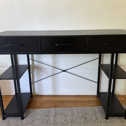 Black Desk
