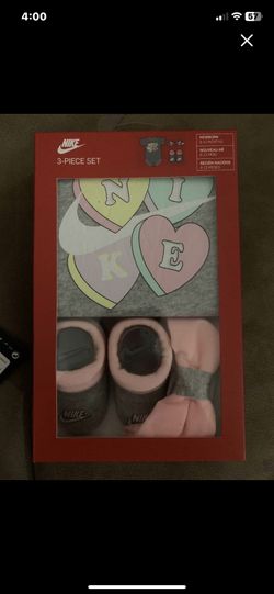 Nike Newborn 3piece Set