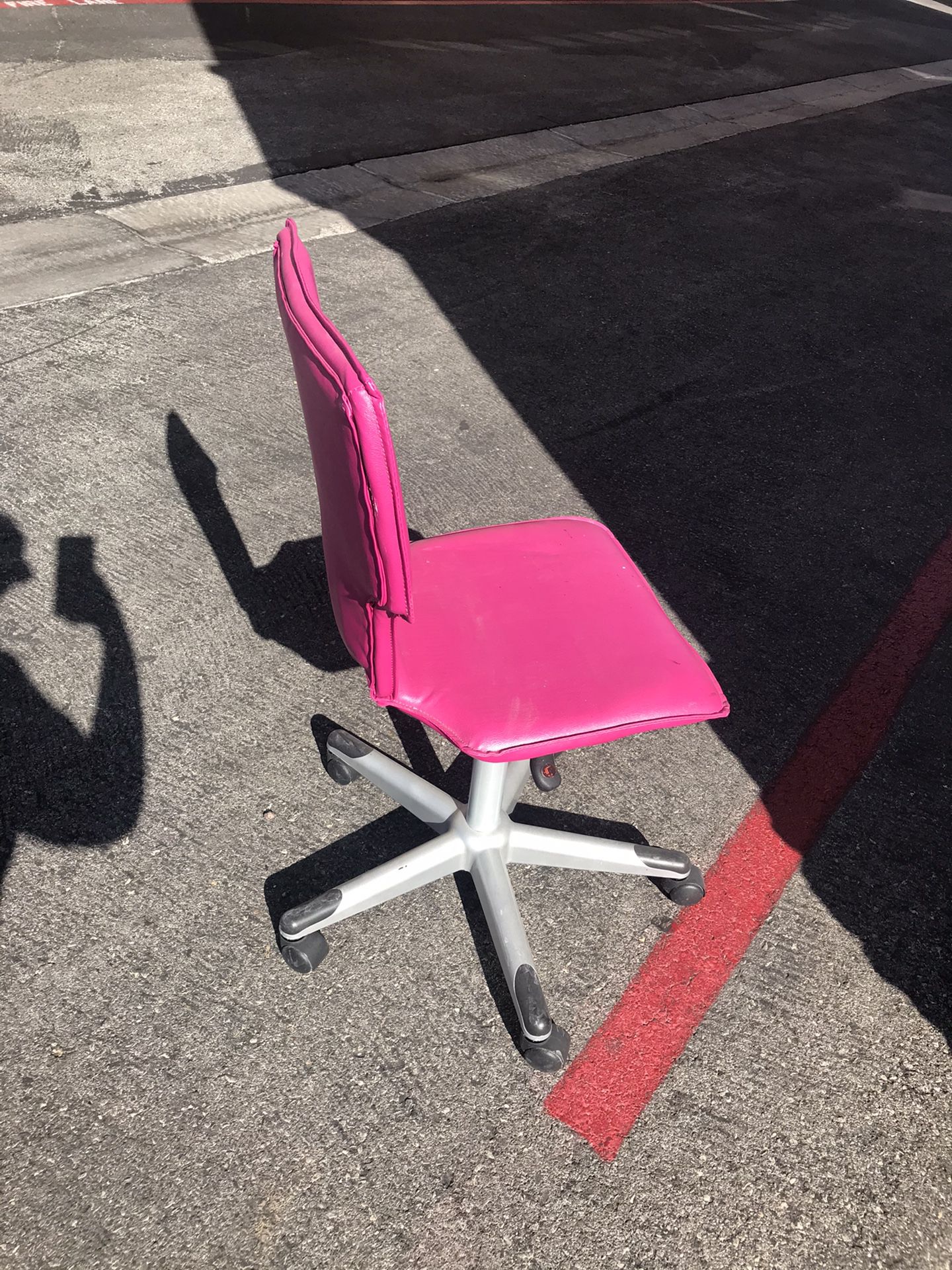 Hot pink Desk chair