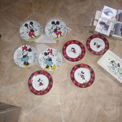 Mickey Mouse Plate Set From The Early 2000s