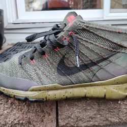 Nike Flyknit Trainer Chukka FSB “Iridescent Reflective