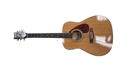 Yamaha F335 Beige / Tan Acoustic Classic Guitar