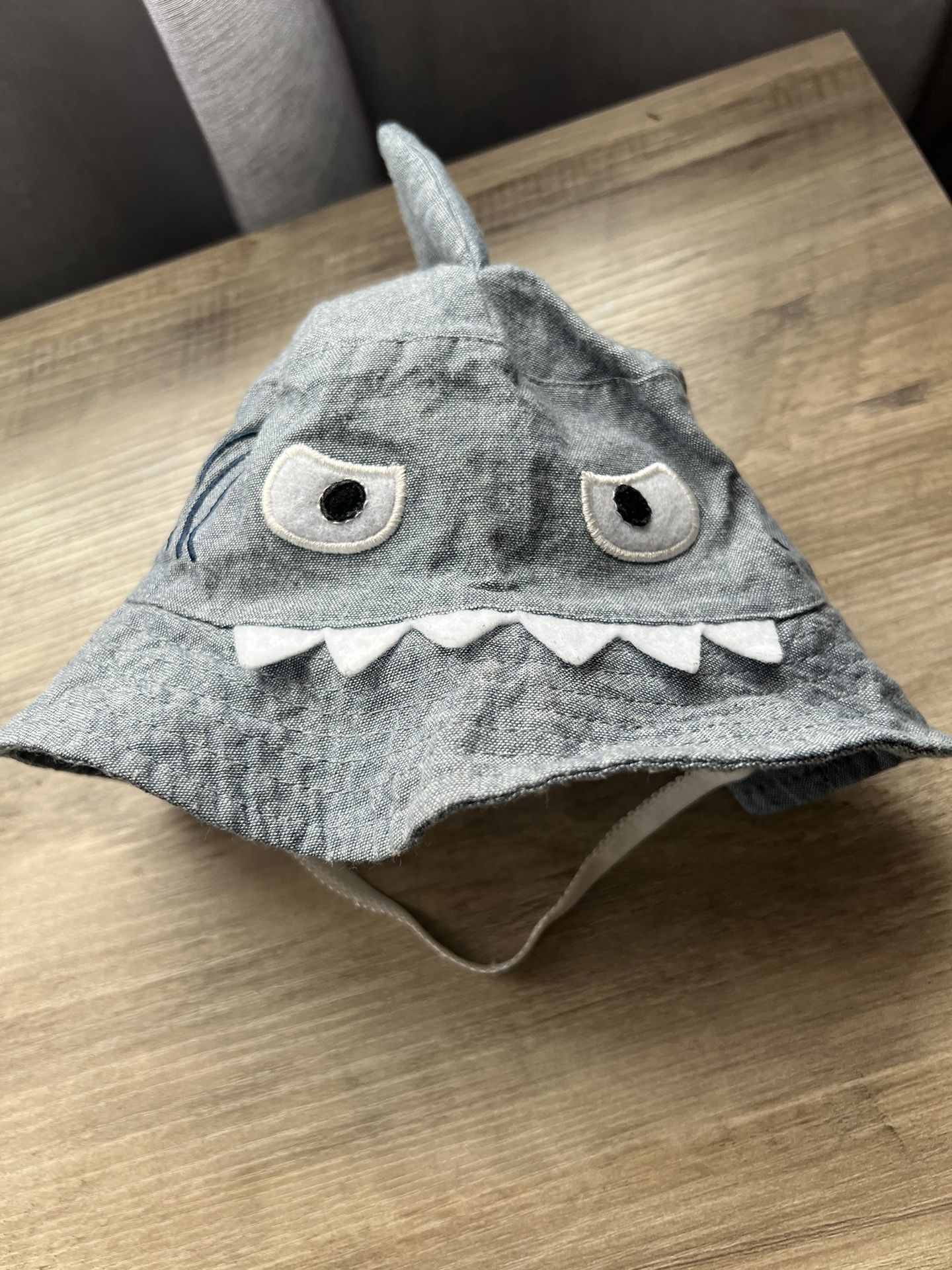 Unisex Baby Shark Bucket Hat with 3D fin and teeth 0-6 months