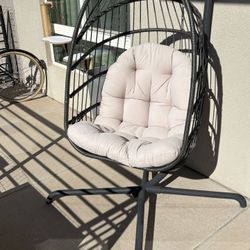 Egg Chair (Metal + Cream Cushion)