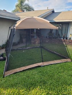 Superrella Screen House 10' x 10' x 82" MINT COND