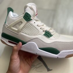 Jordan 4 Pine Greens