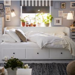 Ikea Daybed W Mattress And Mattress Protector