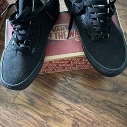 Black/black vans (old skool)