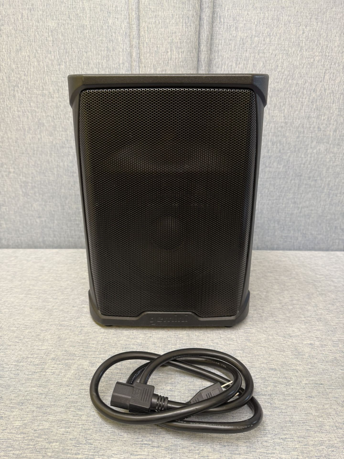 Gemini GPSS-650 Battery-Powered PA System