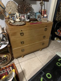 Vintage Dresser With Mirrow N Tray 