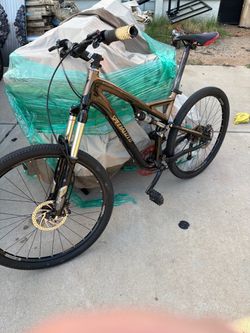 Specialized Stumpjumper Full Suspension Mountain Bike