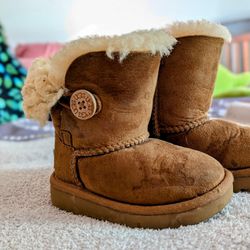 Kids Bailey Button Ugg Boots , Chestnut,.Size 6 