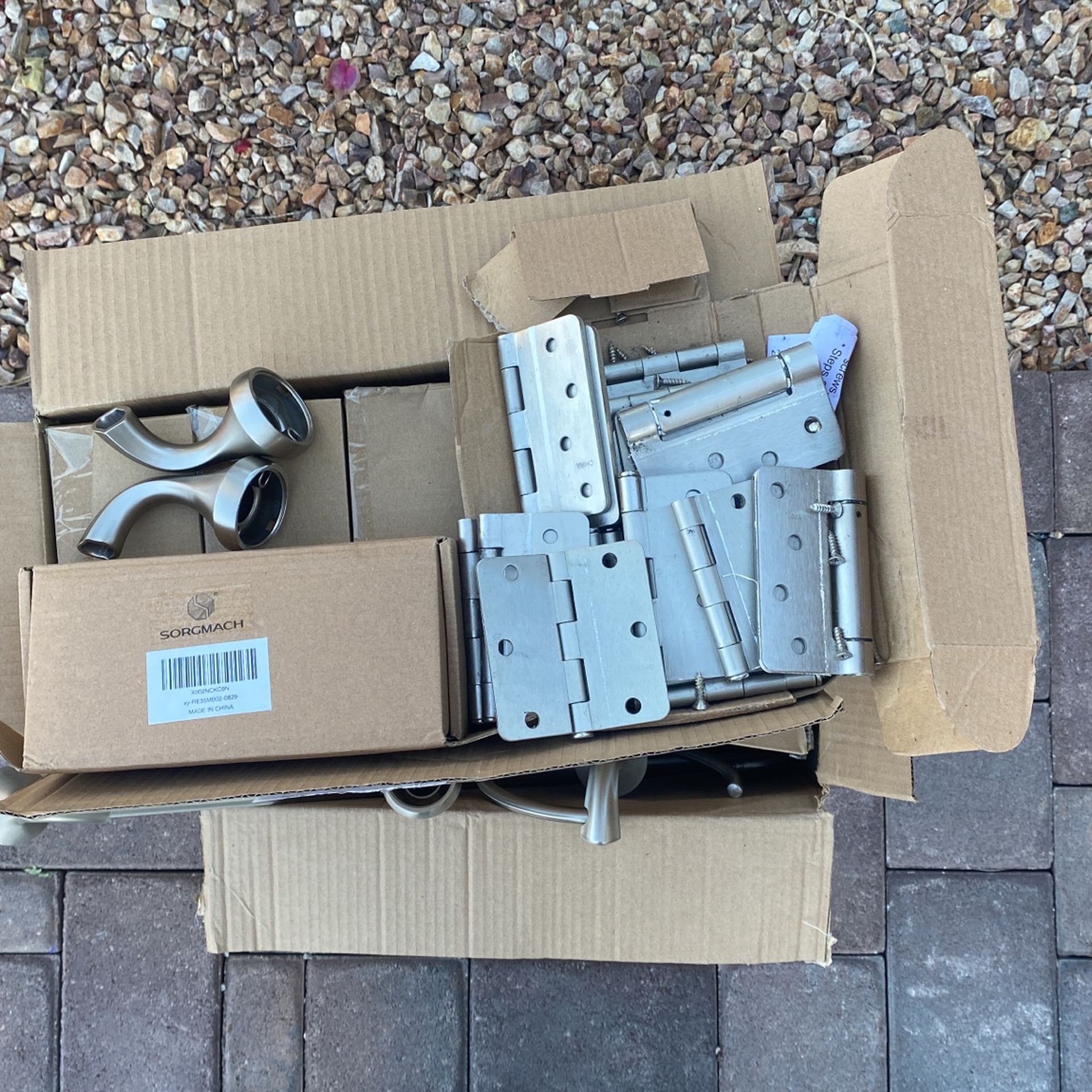 BOX of 40 + Brushed Nickel Door Hinges+ 14 Door Knobs & 2 Towel Racks 2 Toilet Paper Holder