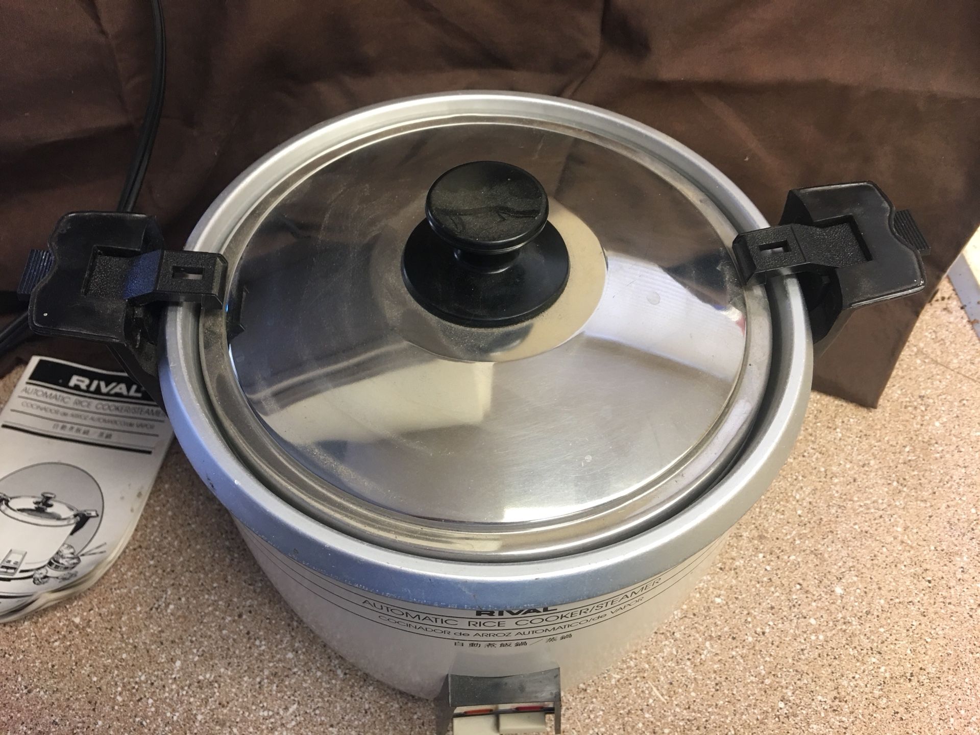 Aroma Professional Plus Rice Cooker Multicooker for Sale in Mooresville, NC  - OfferUp