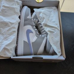 Brand New Air Jordan 1 Mid "Wolf Grey Aluminum" - Women's Size 7.5