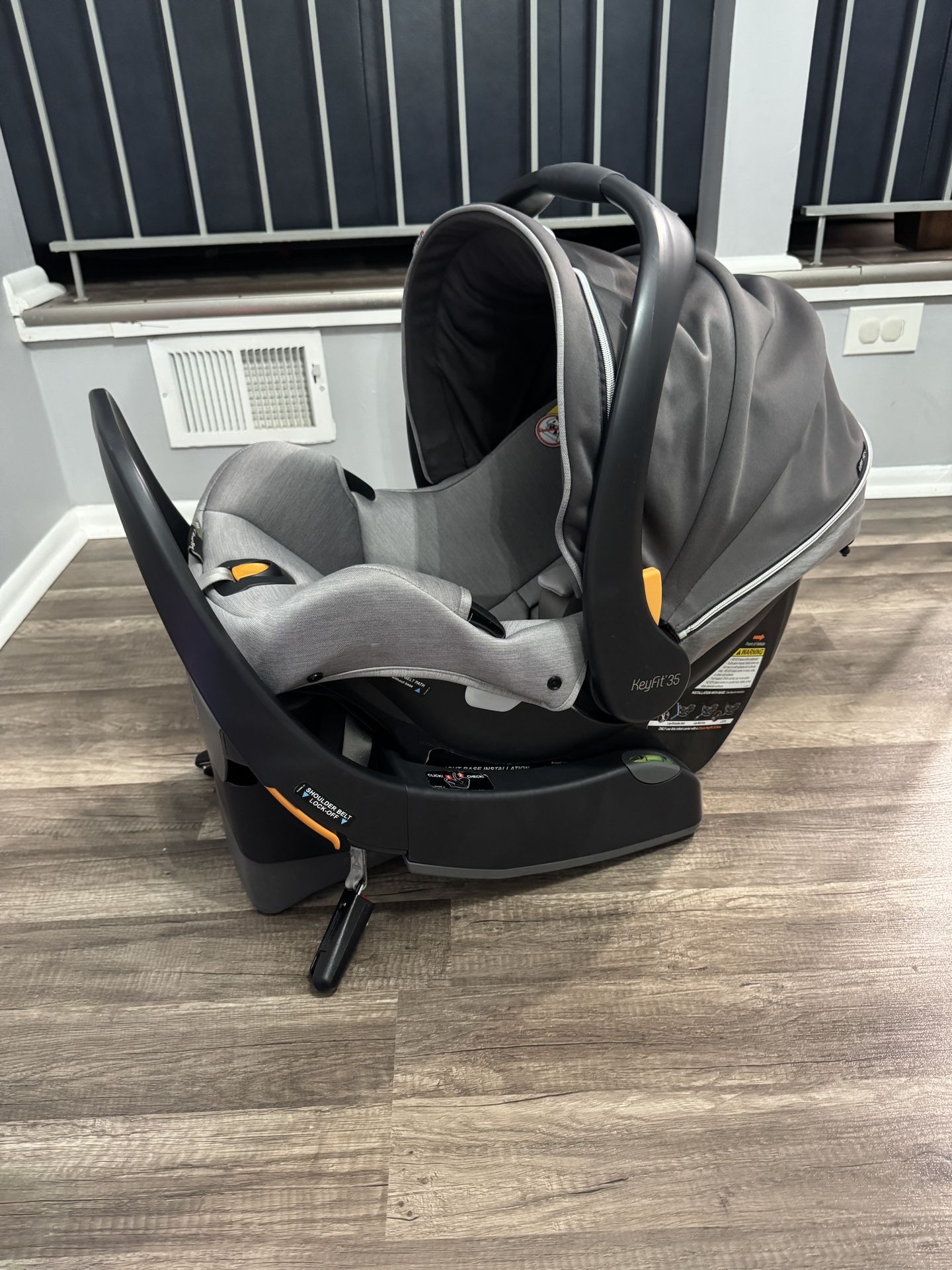 Chicco KeyFit 35 ClearTex Car Seat With base (Free canopy)