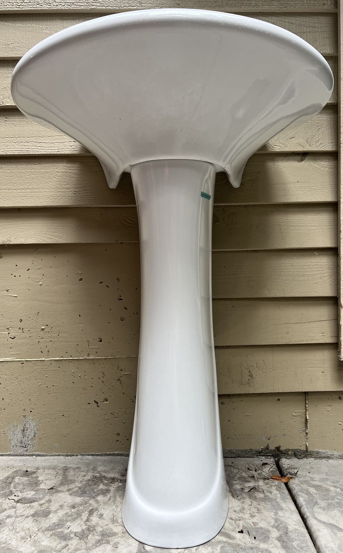 Pedestal Sink With Chrome Faucet