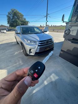 Car Keys N Remotes/ Llaves Con Control