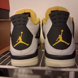 Men’s 11 Jordan 4 Retro Vivid Sulfur