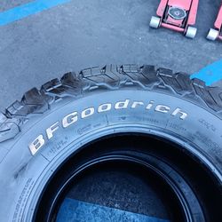 4 llantas Lt 285 70 R17 Bfgoodrich All Terrain Ko2