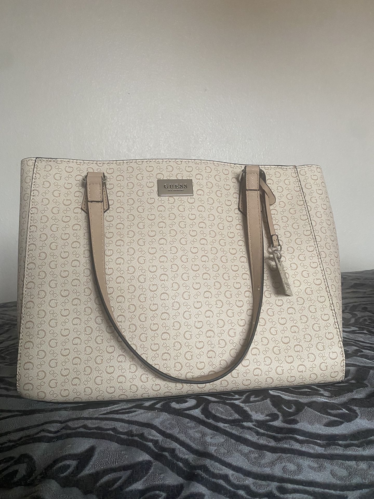 Guess Tote Bag for Sale in Norwalk, CA - OfferUp