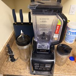Ninja blender with accessories