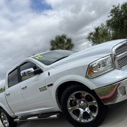 2015 Dodge Ram 1500 Laramie Fully Loaded DIESEL