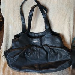 VINTAGE COACH  LEATHER  PURSE,INSIDES NEED TO BE CLEANED 