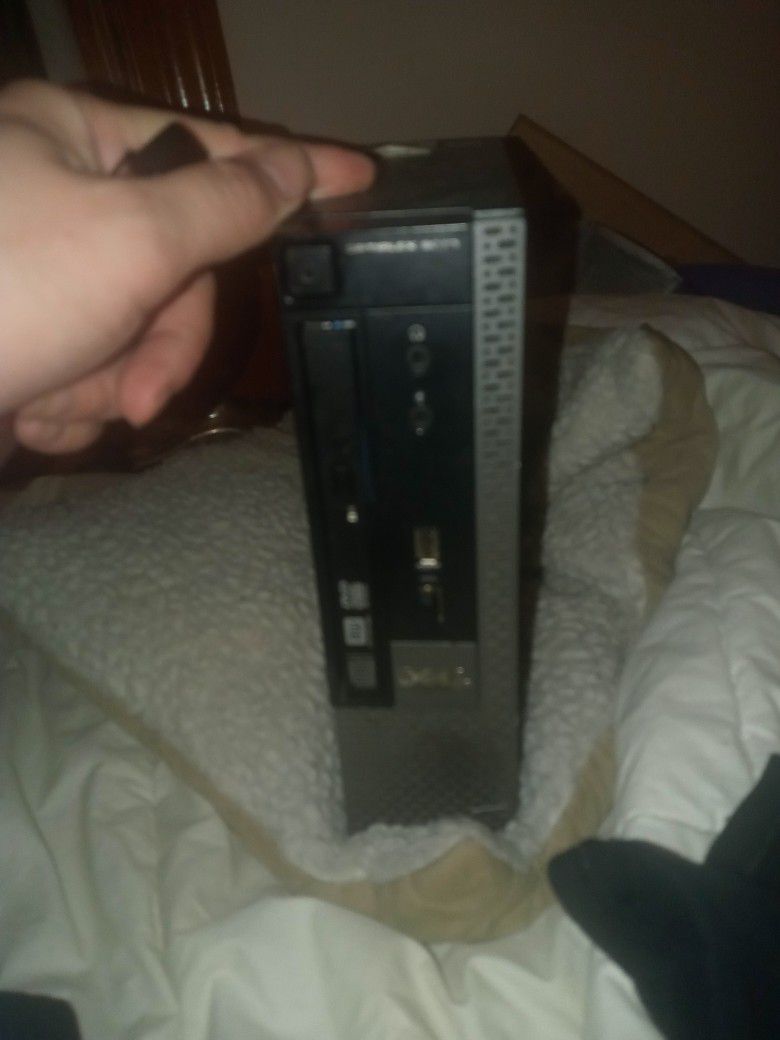 Dell optiplex 2020, home desktop pc!! With keyboard and Wireless Mouse