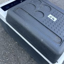 F40C4TMP 30 Quart 12V Portable Refrigerator 12 Volt Car Fridge (-8°F~50°F) 28L