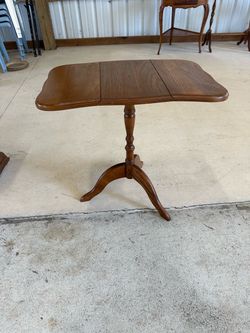 Vintage Drop-Leaf Pedestal Side Table