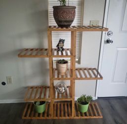Wooden tiered plant shelf/stand