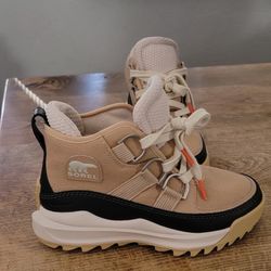 Sorel Hiking & Snow Boots 5 1/2 , 5.5 