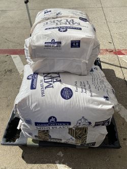 lot Of 5 New Other - America's Choice Mini Flake Bedding Bags, 4 Cu. Ft. Each