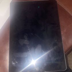 Apple iPad 9th Gen 10.2” 64GB Wi-Fi + Apple Pencil + Case