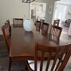 Extending Dining Table with 8 Chairs (solid wood)